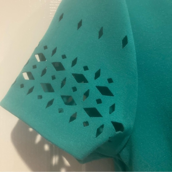 Ladies Banana Republic Green Dress with Cut Out Details - Picture 2 of 4